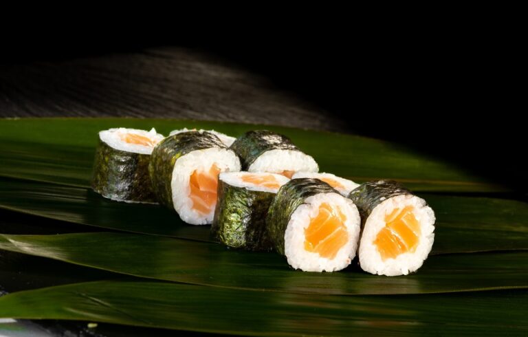 Маки с лососем (8шт)