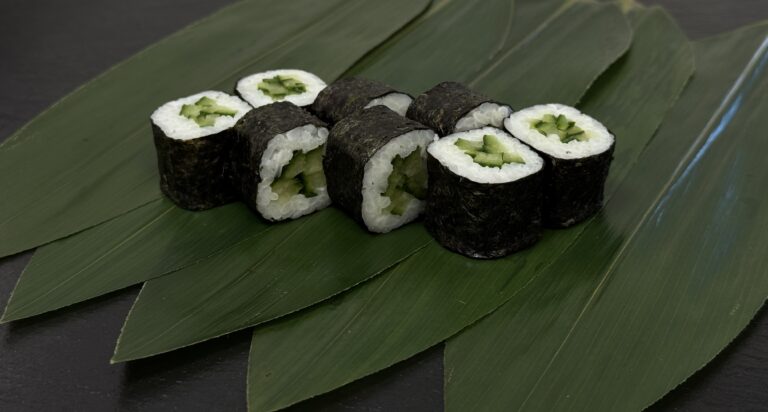 Маки с огурцом (8шт)